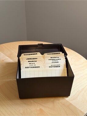 Vintage Day-Timer Brown Plastic Box Multi-Year Daily Calendar Planner Keeper